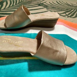 AEROSOLES Florida Gold Wedge Slide Sandal SIZE 6.5 M